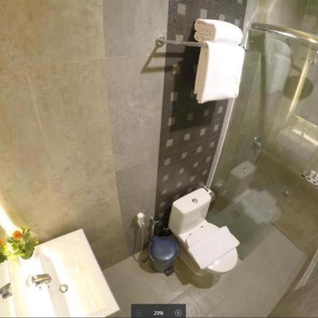 Biz Boulevard Hotel Manado Eksteriør billede