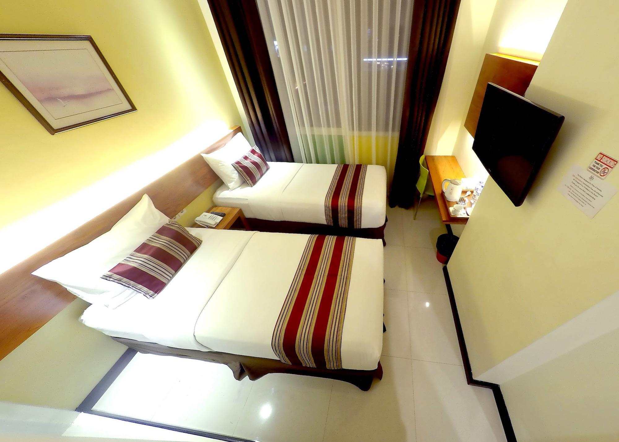 Biz Boulevard Hotel Manado Eksteriør billede