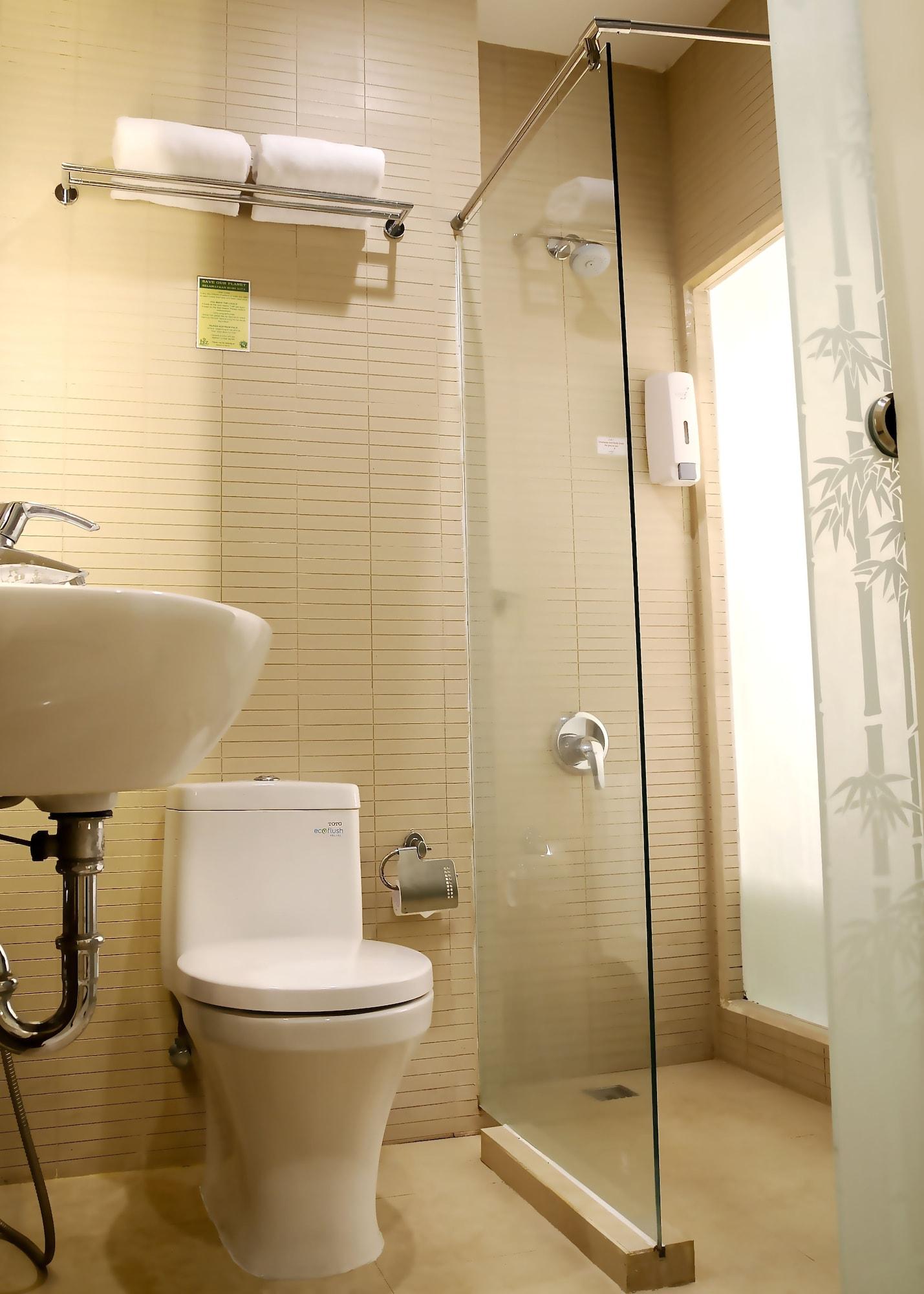 Biz Boulevard Hotel Manado Eksteriør billede