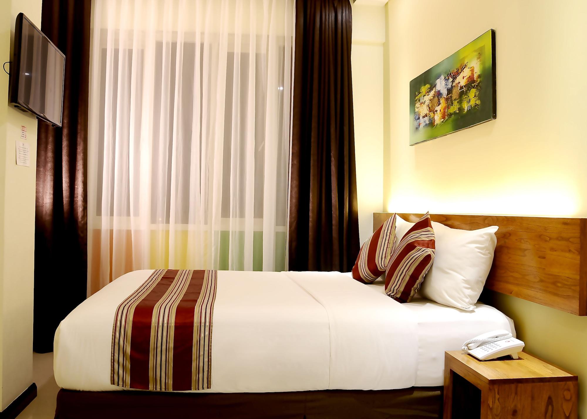 Biz Boulevard Hotel Manado Eksteriør billede