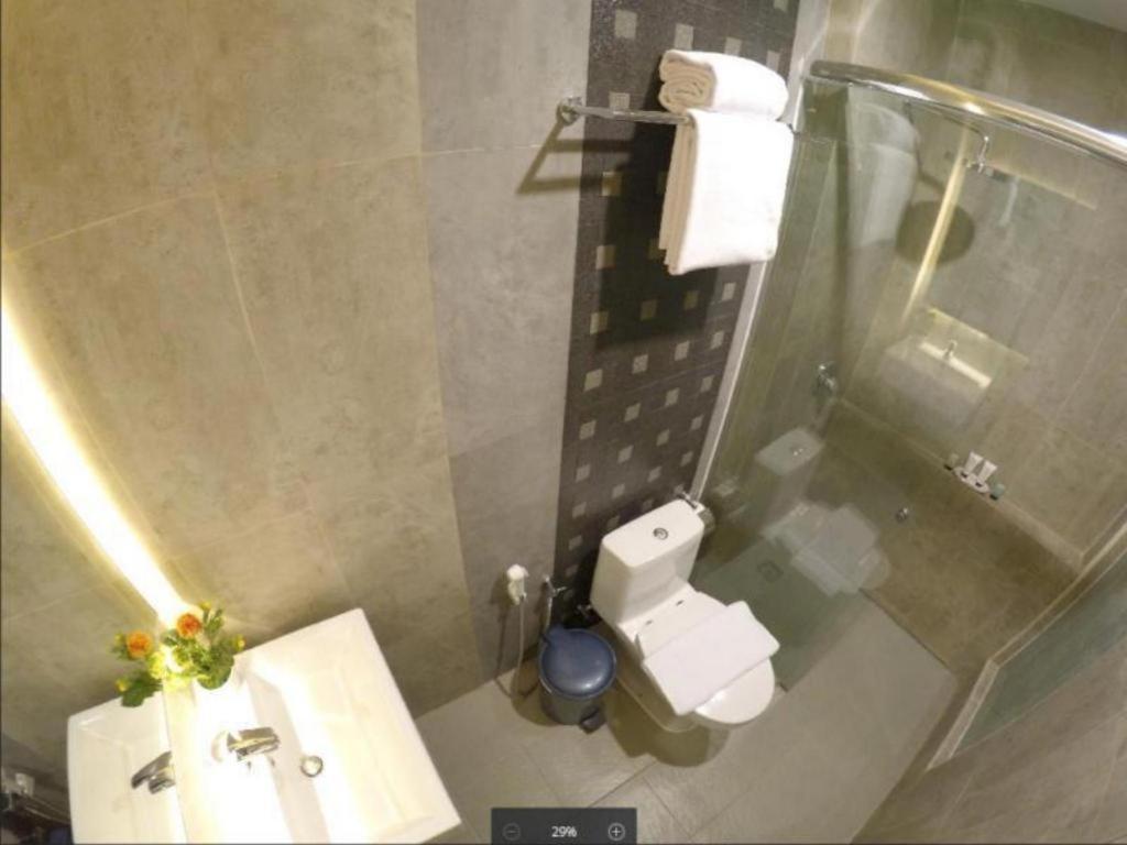 Biz Boulevard Hotel Manado Eksteriør billede