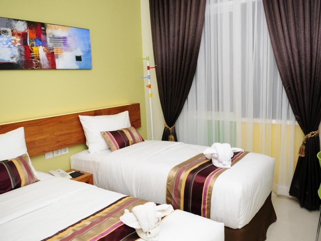 Biz Boulevard Hotel Manado Eksteriør billede