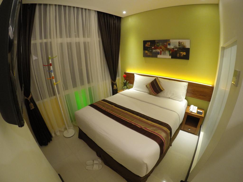 Biz Boulevard Hotel Manado Eksteriør billede