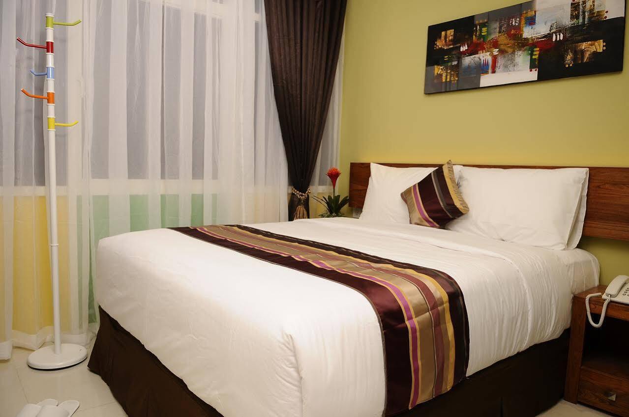 Biz Boulevard Hotel Manado Eksteriør billede