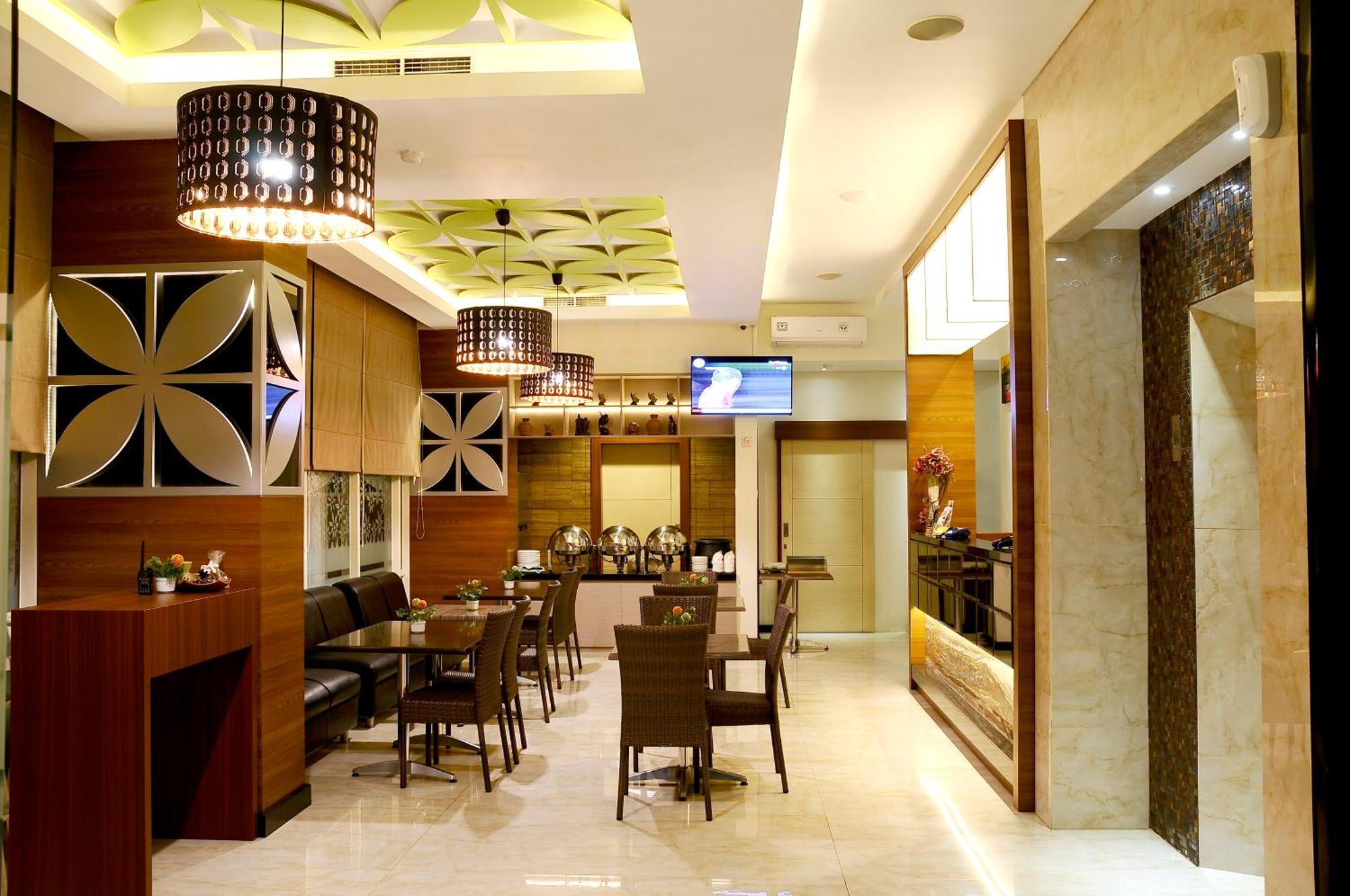 Biz Boulevard Hotel Manado Eksteriør billede