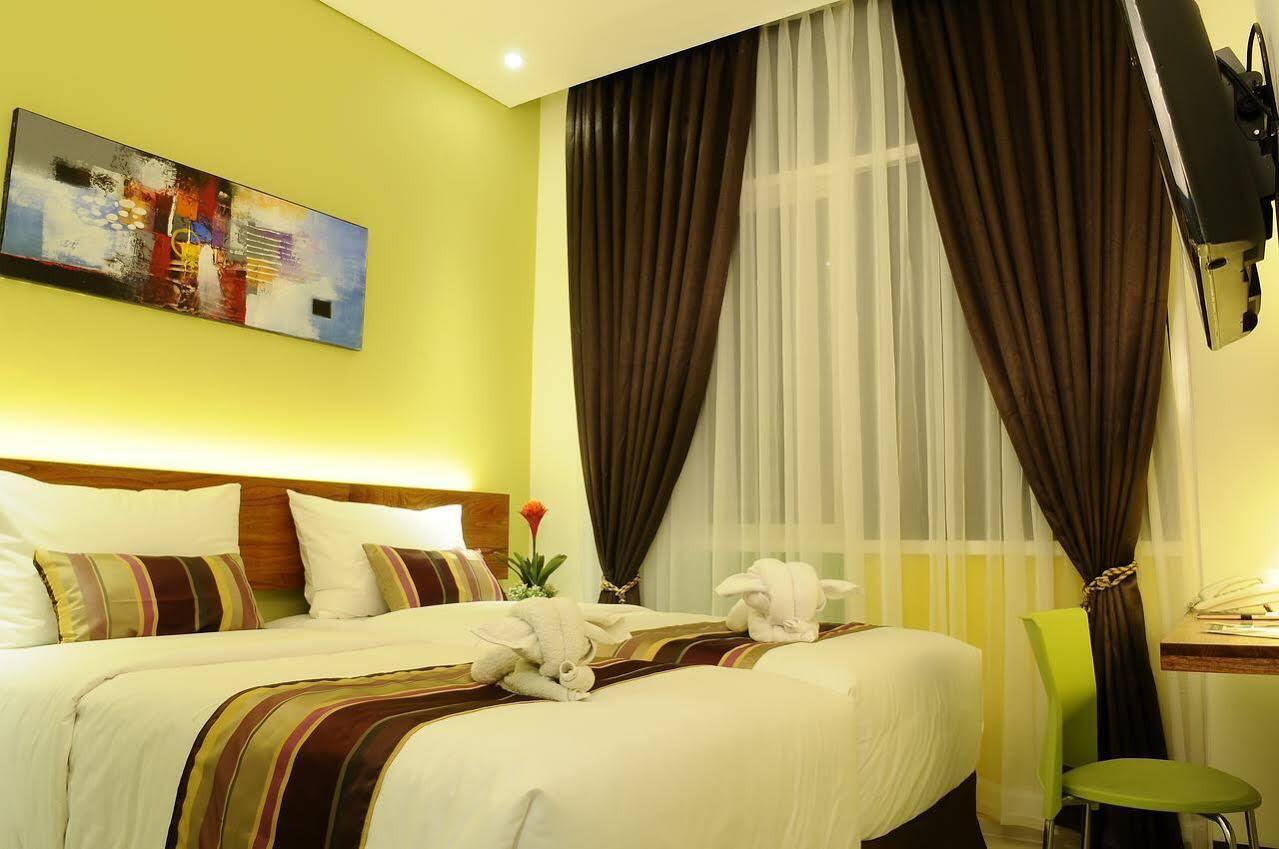 Biz Boulevard Hotel Manado Eksteriør billede